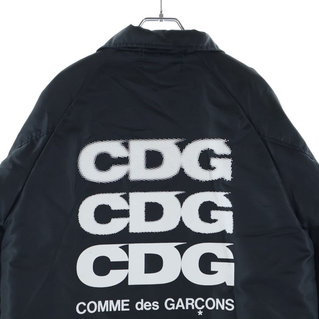 COMME des GARCONS(コムデギャルソン) AD2018 ニットスリーブ 裏地ボア ボタンダウン ロゴプリント ナイロンコーチジャケット ブラック SZ-J007