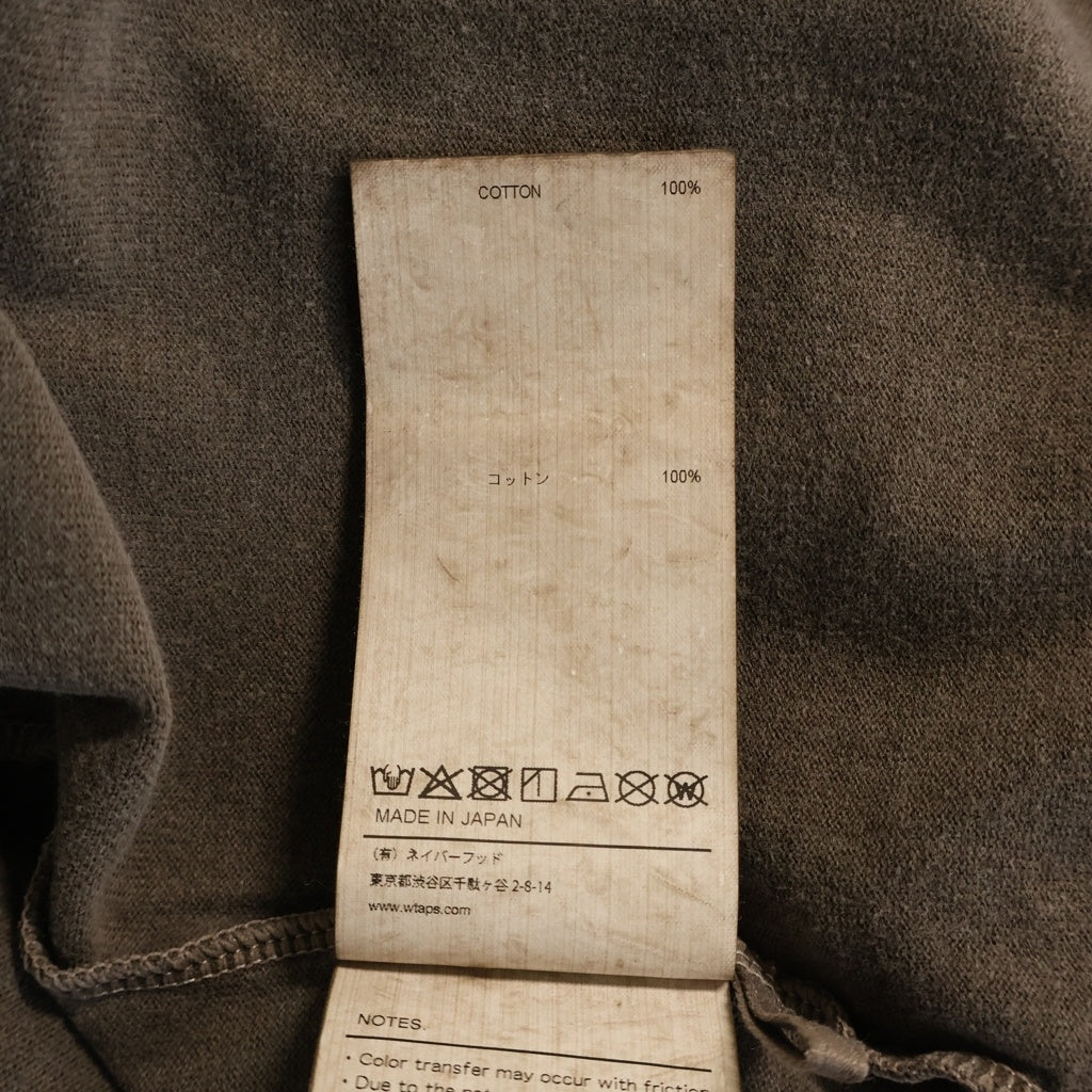 WTAPS(ダブルタップス) 26AW SIGN-OD LS / COTTON 顔料染め フロントロゴプリントTシャツ 長袖クルーネックカットソー ブラウン 262ATDT-CSM22