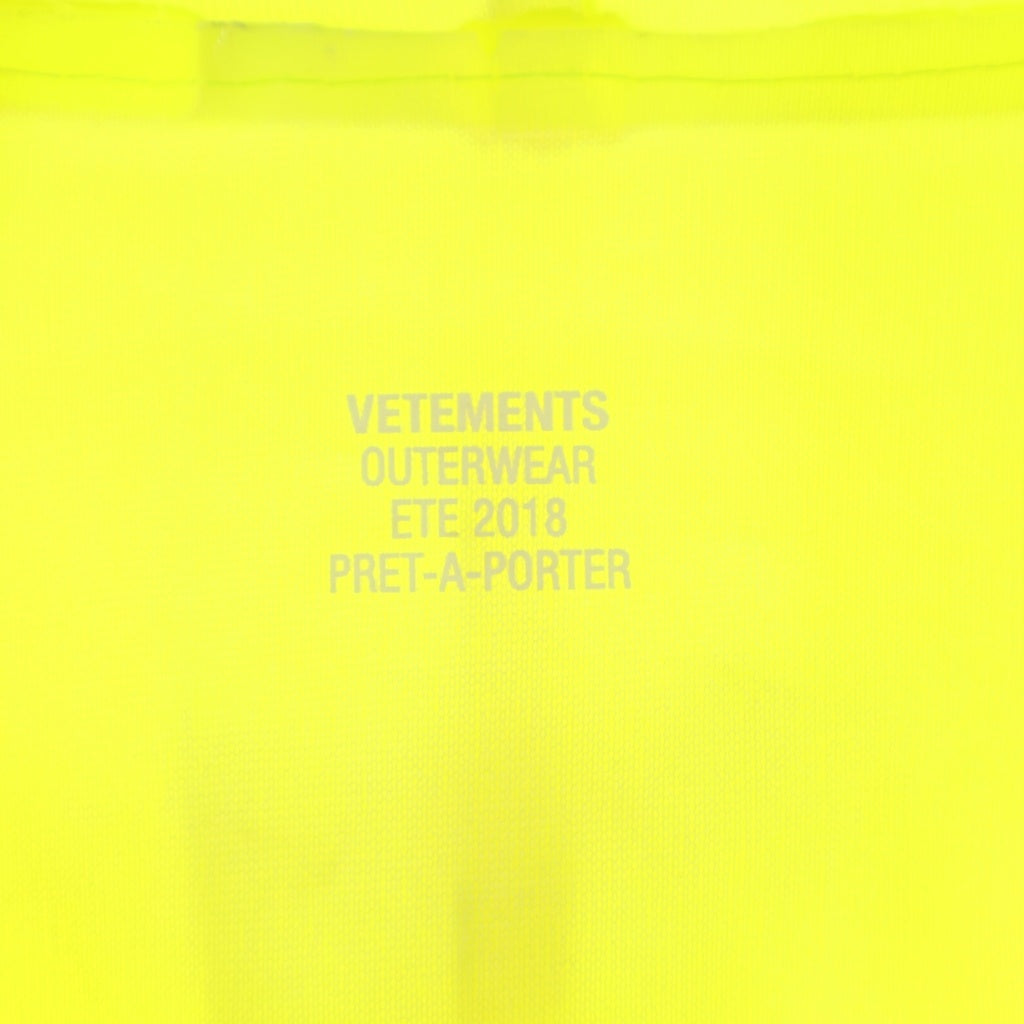 VETEMENTS(ヴェトモン) 18SS バックロゴプリント オーバーサイズド PVC フーデッドコート ジャケット イエロー WSS18JA32