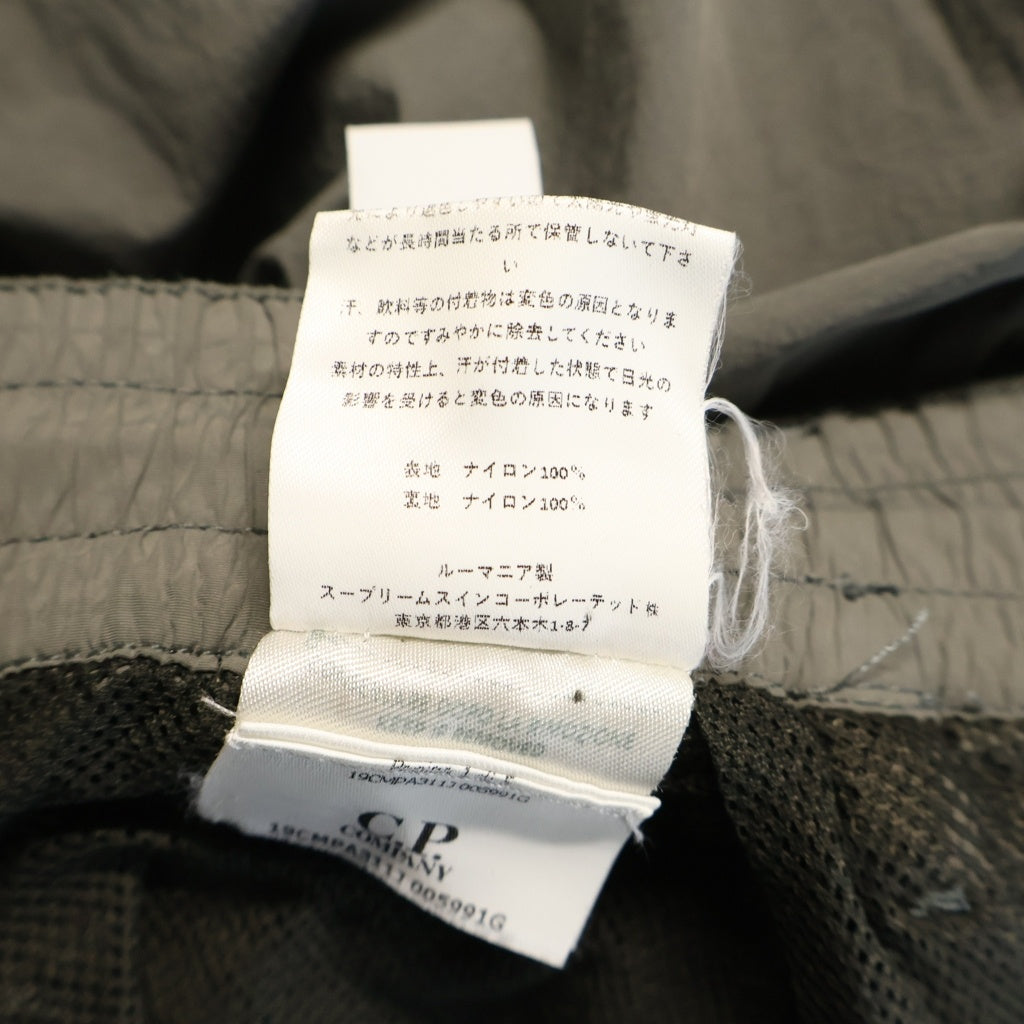 C.P. Company(シーピーカンパニー) 25AW FLATT NYLON BOXY CARGO PANTS フラット ナイロン ボクシー レンズ ジップアップ カーゴパンツ グレー 19CMPA311J-005991G