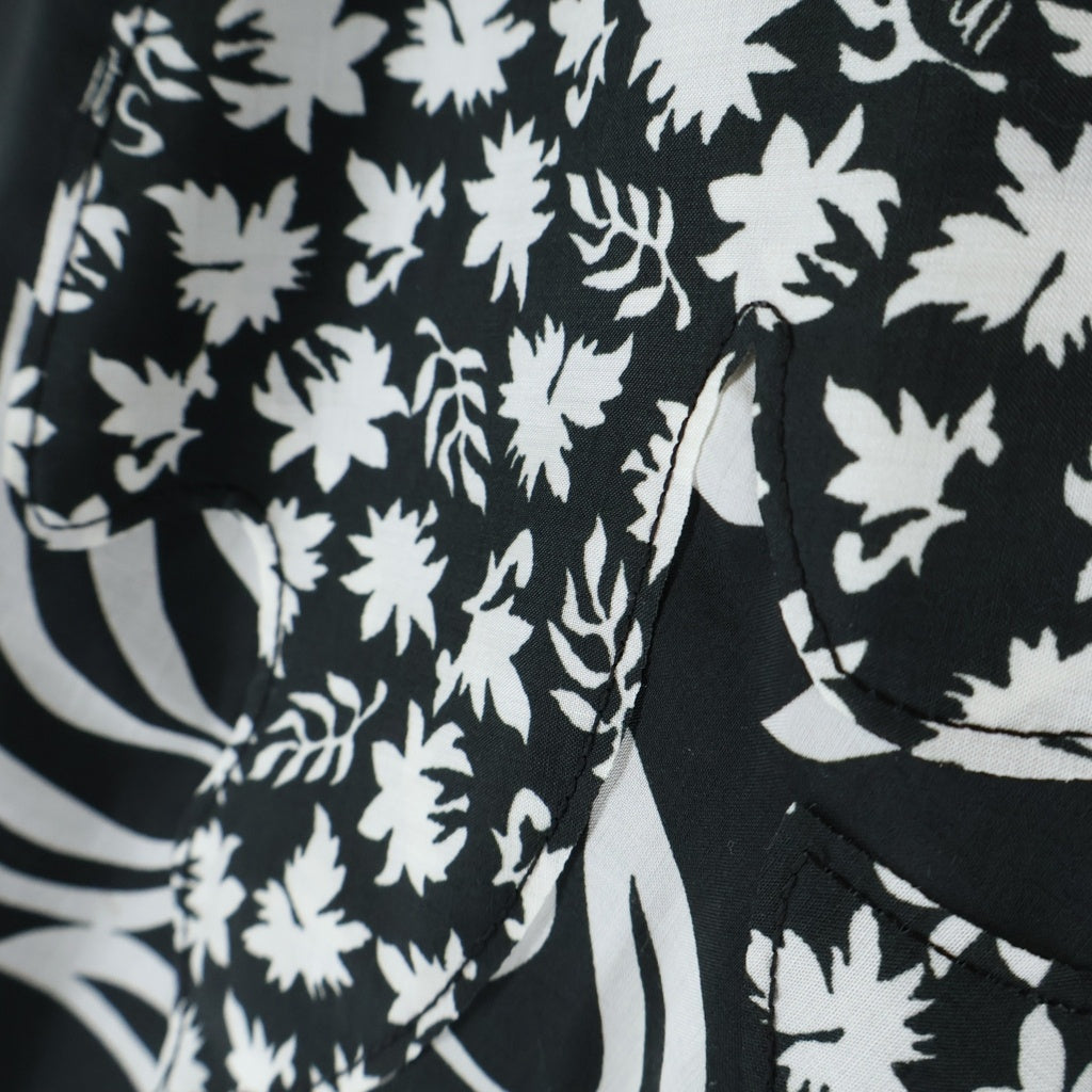 Sacai(サカイ) 24SS FLORAL EMBROIDERED PATCH SHORTS フローラル パッチ ショートパンツ ショーツ ブラック/ホワイト 24-03288M