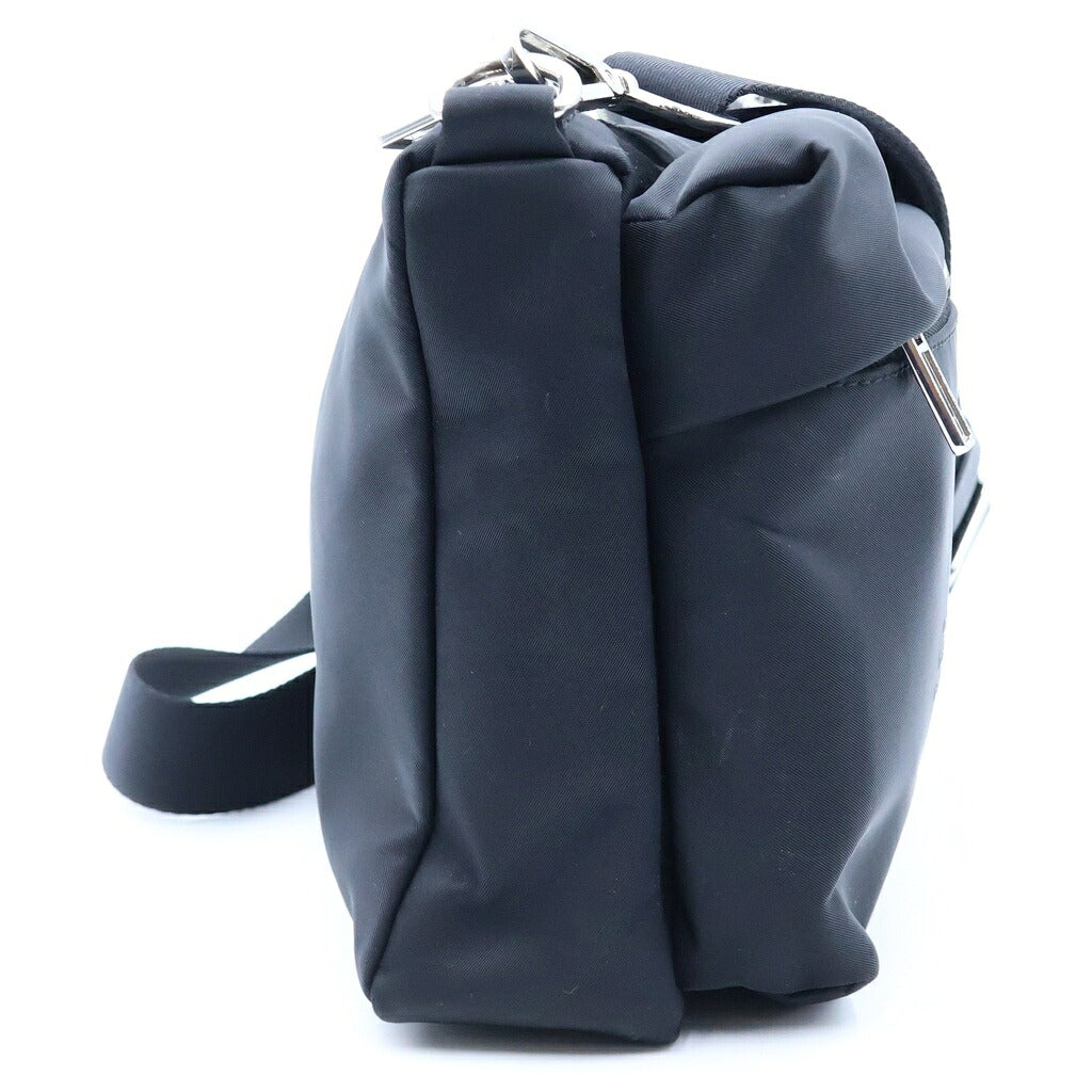 MM6 Maison Margiela(エムエムシックスメゾンマルジェラ) THREE POCKET CROSSBODY 3ポケット クロスボディバッグ ブラック SB5WG0021