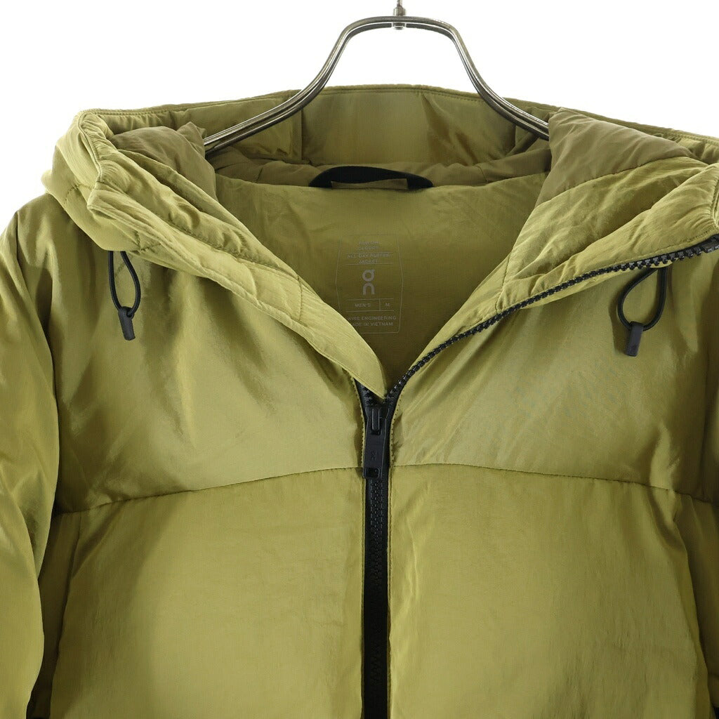 On(オン) ALL-DAY PUFFER JACKET オールデイ フーデッド パファージャケット カーキ 1MF30373850