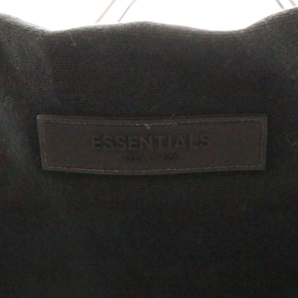 ESSENTIALS FEAR OF GOD(エッセンシャル フィアオブゴッド) Flocky Back Logo Sweat Pullover Parka フロッキーバックロゴプリントスウェットプルオーバーパーカー ブラック