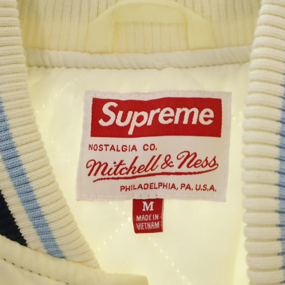 SUPREME(シュプリーム) 25SS ×Mitchell & Ness Camo Logo Varsity Jacket ミッチェル&ネス カモ ロゴ ナイロン バーシティ ジャケット ブルゾン ホワイト