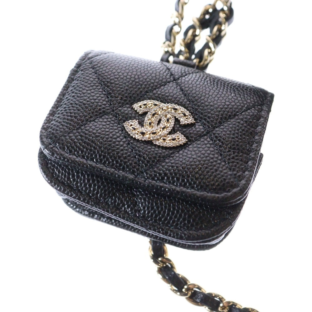 CHANEL(シャネル) マトラッセ ココマーク キャビアスキン チェーンショルダー スマートフォンケース エアポッズケース 32番台 ブラック レディース AP2970