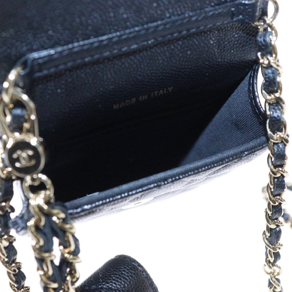 CHANEL(シャネル) マトラッセ ココマーク キャビアスキン チェーンショルダー スマートフォンケース エアポッズケース 32番台 ブラック レディース AP2970