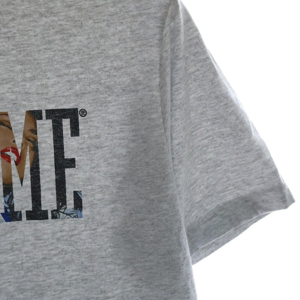 SUPREME(シュプリーム) 24AW Tera Patrick Collegiate Tee テラ パトリック ロゴプリント クルーネック 半袖Tシャツカットソー グレー