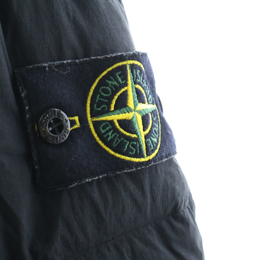 STONE ISLAND(ストーンアイランド) 23AW ロゴワッペン ジップアップ ナイロン ダウンジャケット ブラック 791544028