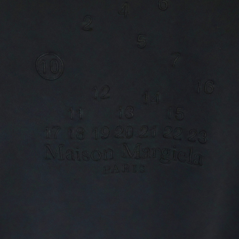 Maison Margiela(メゾンマルジェラ) ナンバリング フロント ロゴ刺繍 クルーネック スウェット トレーナー ブラック S50GU0208 S25520