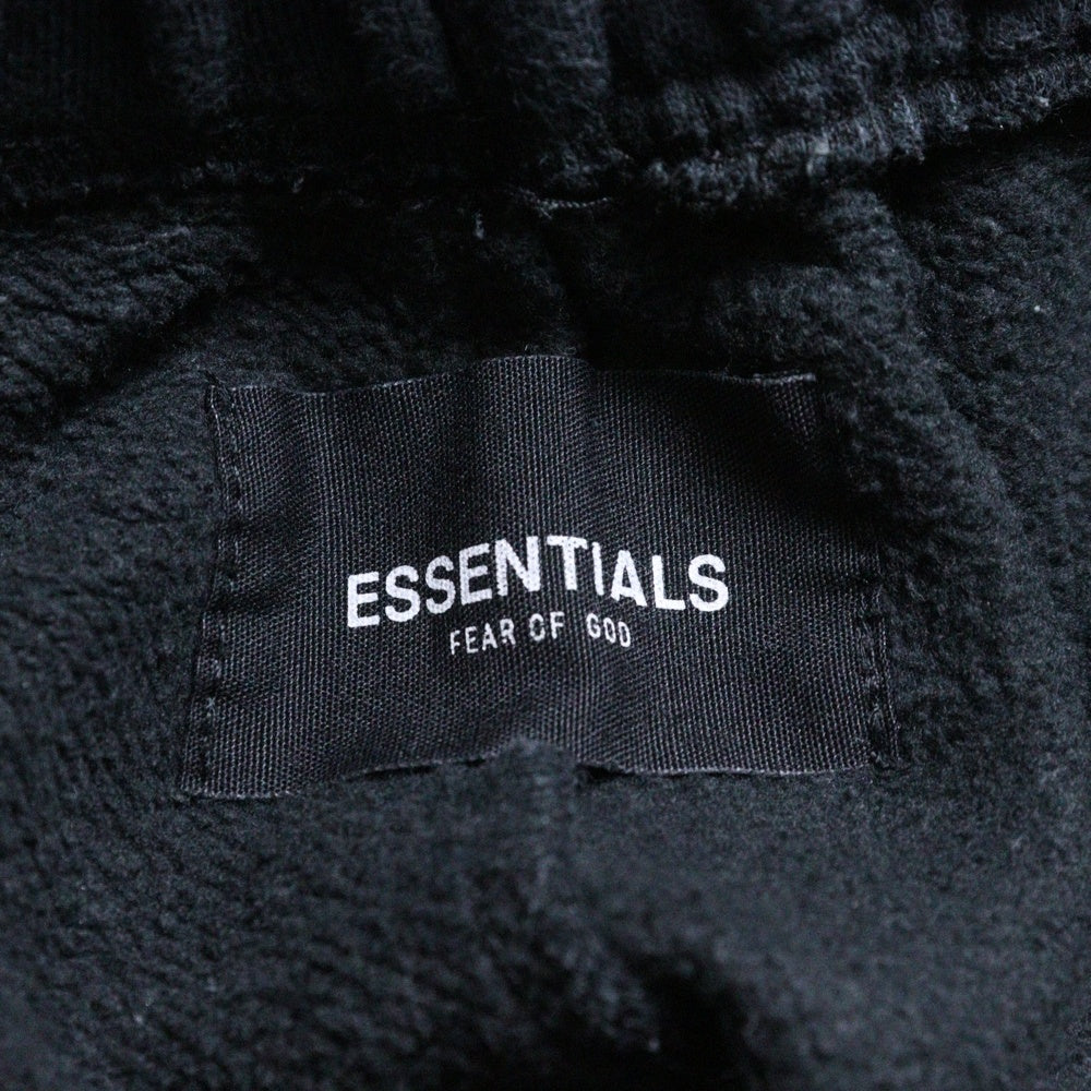 FEAR OF GOD ESSENTIALS(フィアオブゴッド エッセンシャルズ) フロントラバーロゴ スウェット ショーツ ショート ハーフパンツ ブラック