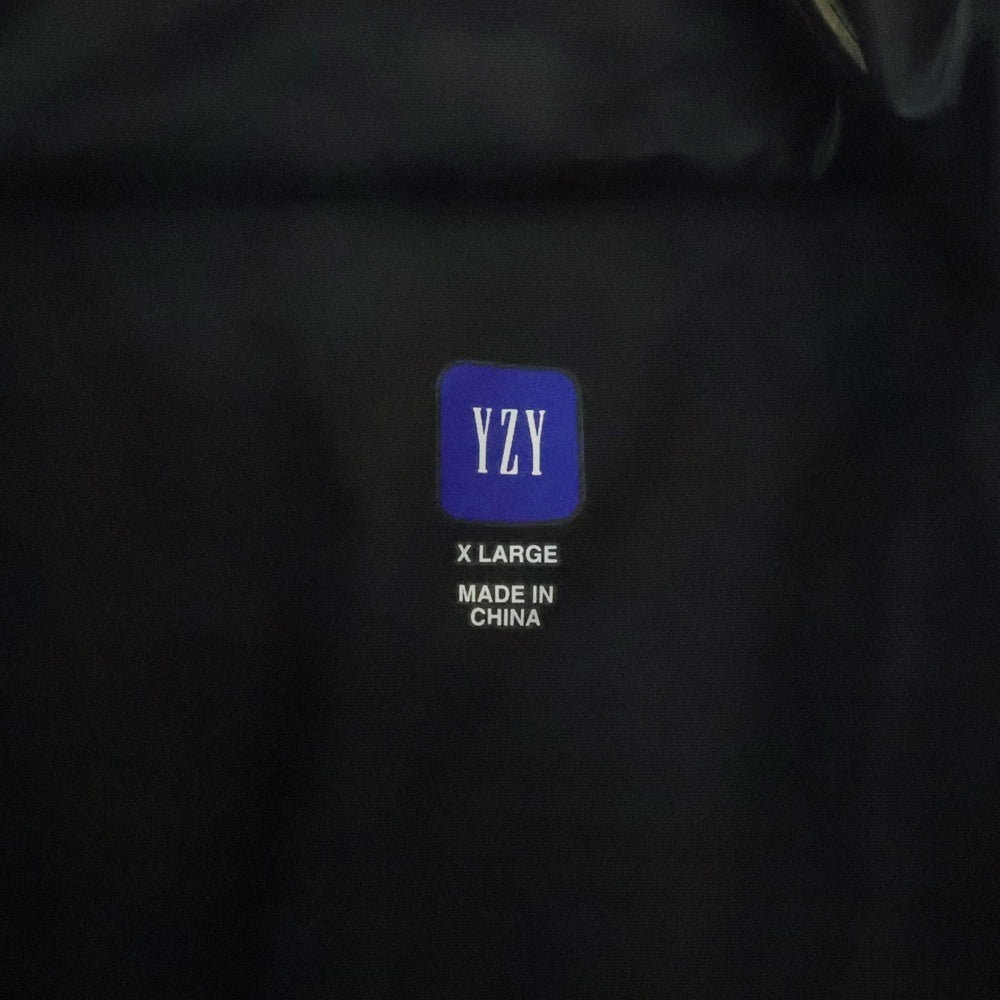 YEEZY GAP(イージーギャップ) ROUND JACKET 中綿 コーティング ボタンレス ラウンドダウンジャケット ブラック 801132-00