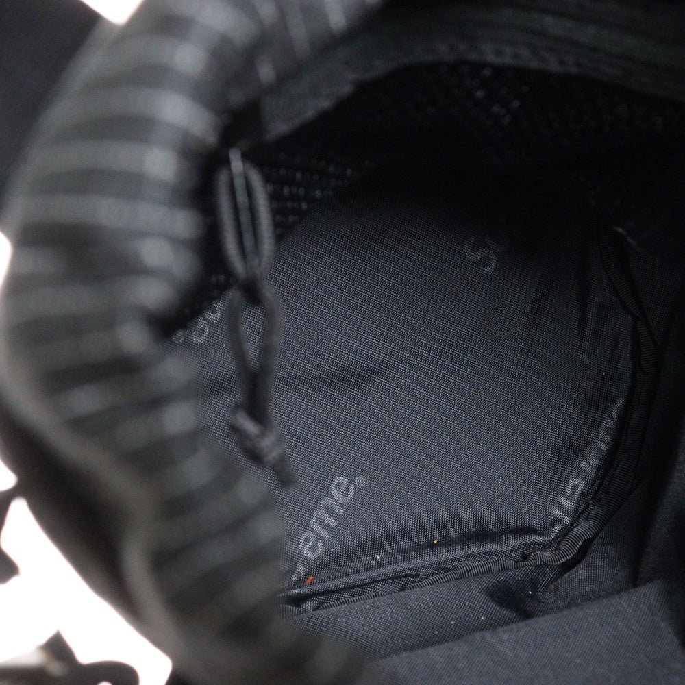 SUPREME(シュプリーム) 24SS Cinch Bag チェックステッチロゴプリントショルダーバッグ シンチ ブラック