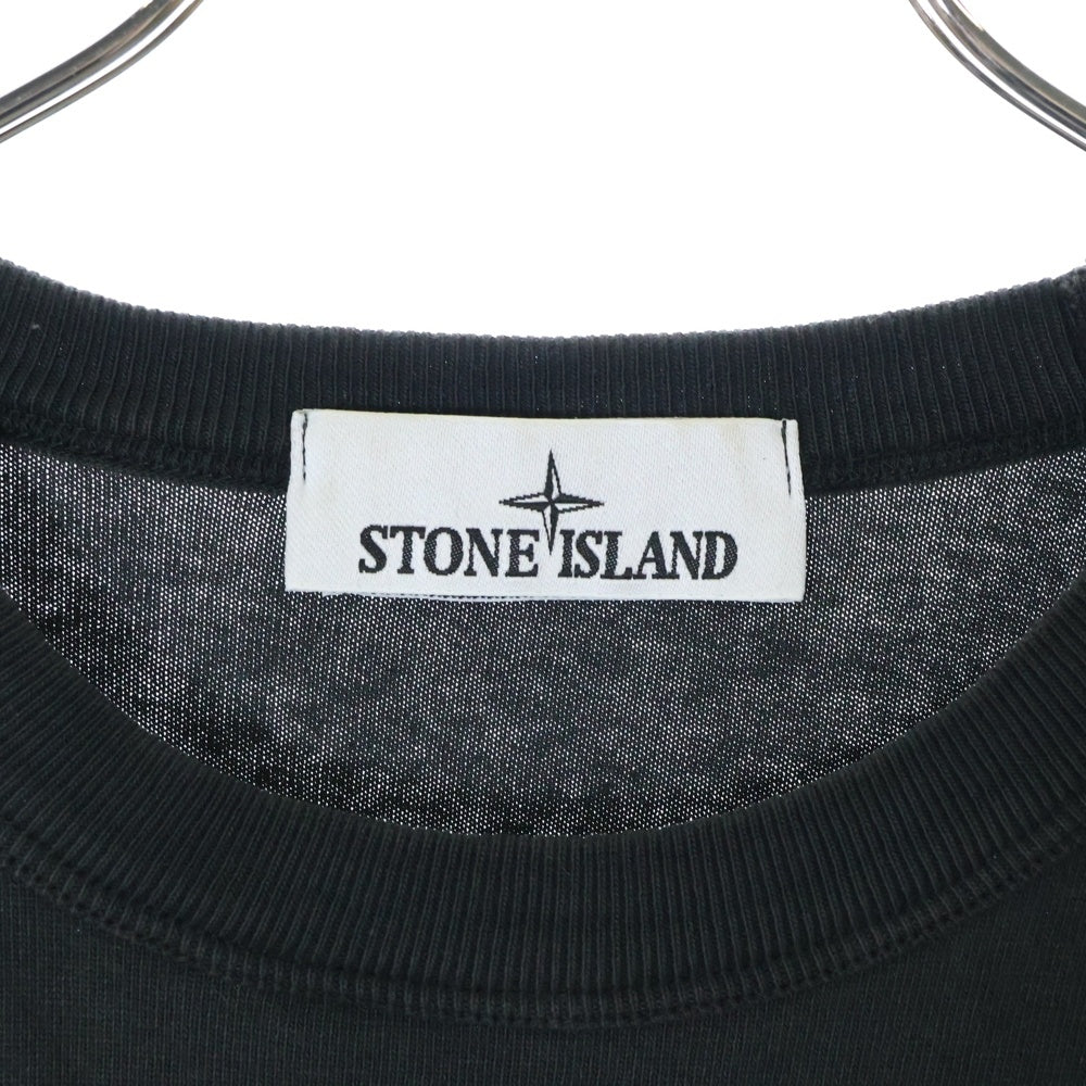 STONE ISLAND(ストーンアイランド) 25SS Pocket Detail Logo T-Shirt ポケット ディティール ロゴプリント クルーネック 半袖Tシャツカットソー チャコールグレー 811521079