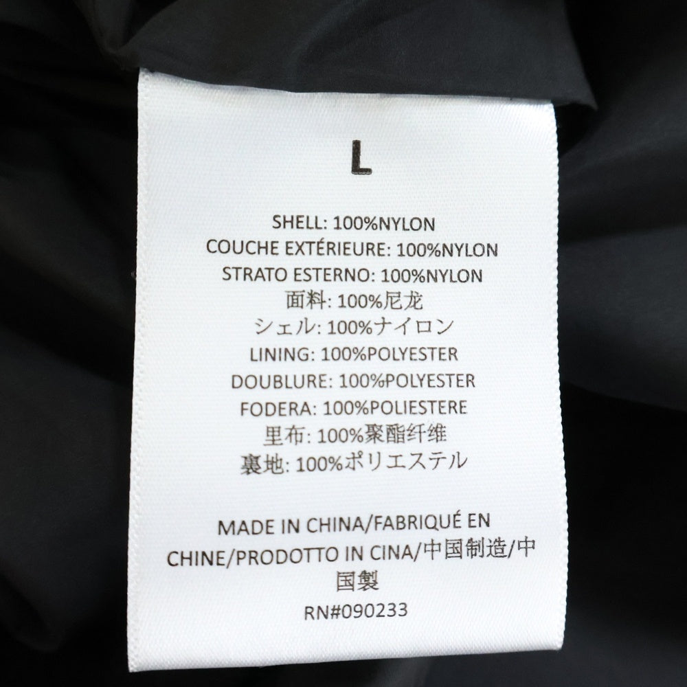 FEAR OF GOD ESSENTIALS(フィアオブゴッド エッセンシャルズ) バックラバーロゴ ナイロン コーチジャケット ブラック