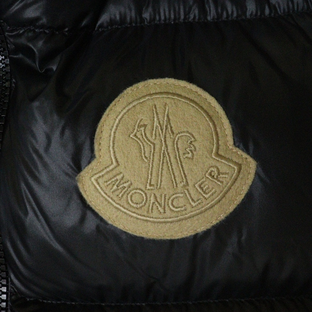 MONCLER(モンクレール) 24AW SUMIDO スミド ジレ バイカラー ジップアップ ナイロンダウン ベスト ブラック/ブルー J20911A00189595GJ