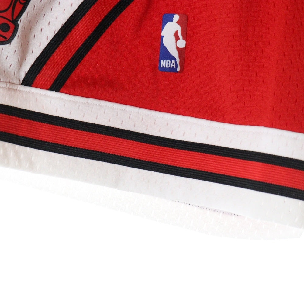 Mitchell&Ness(ミッチェル アンド ネス) 23SS NBA SWINGMAN ROAD SHORTS BULLS 97-98 スウィングマン ロード ブルズ ハーフパンツ ショーツ レッド/ブラック SMSHGS18223-CBUSCAR97