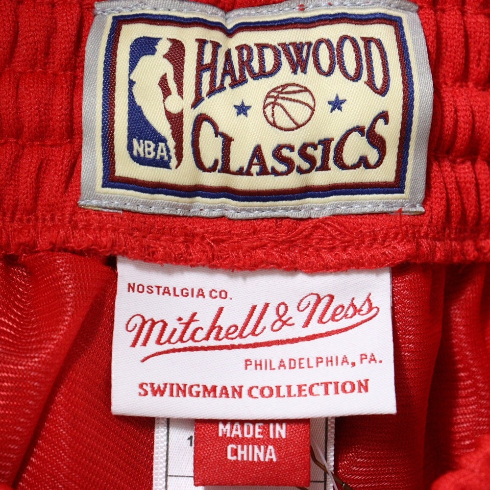 Mitchell&Ness(ミッチェル アンド ネス) 23SS NBA SWINGMAN ROAD SHORTS BULLS 97-98 スウィングマン ロード ブルズ ハーフパンツ ショーツ レッド/ブラック SMSHGS18223-CBUSCAR97