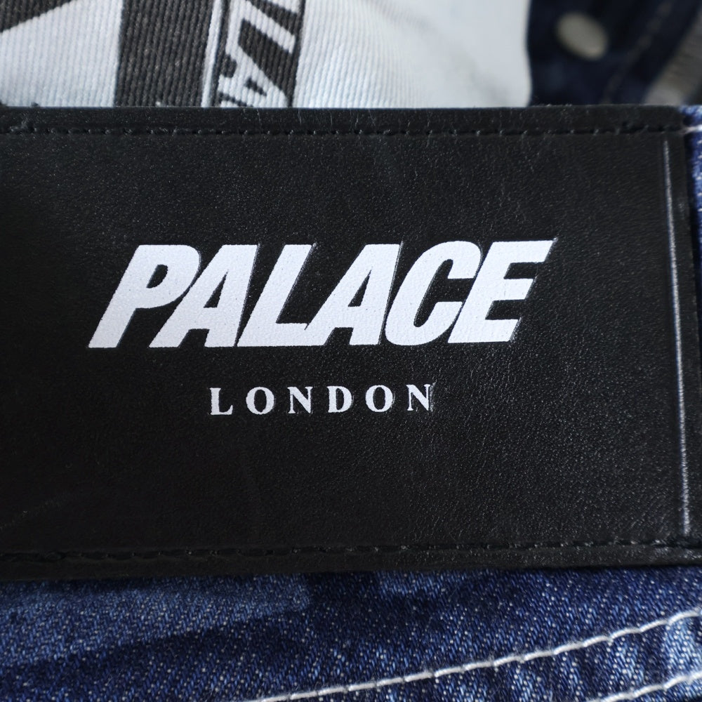 Palace Skateboards(パレススケートボーズ) 総柄 ロゴプリント ボタンフライ ストレートデニムパンツ インディゴ