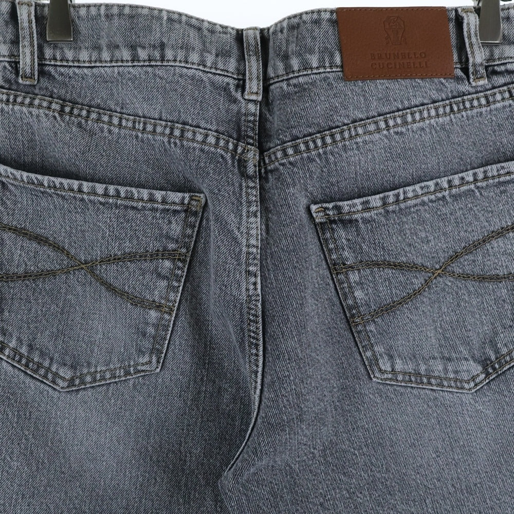 BRUNELLO CUCINELLI(ブルネロクチネリ) ボタンフライ テーパード デニムパンツ ブラック