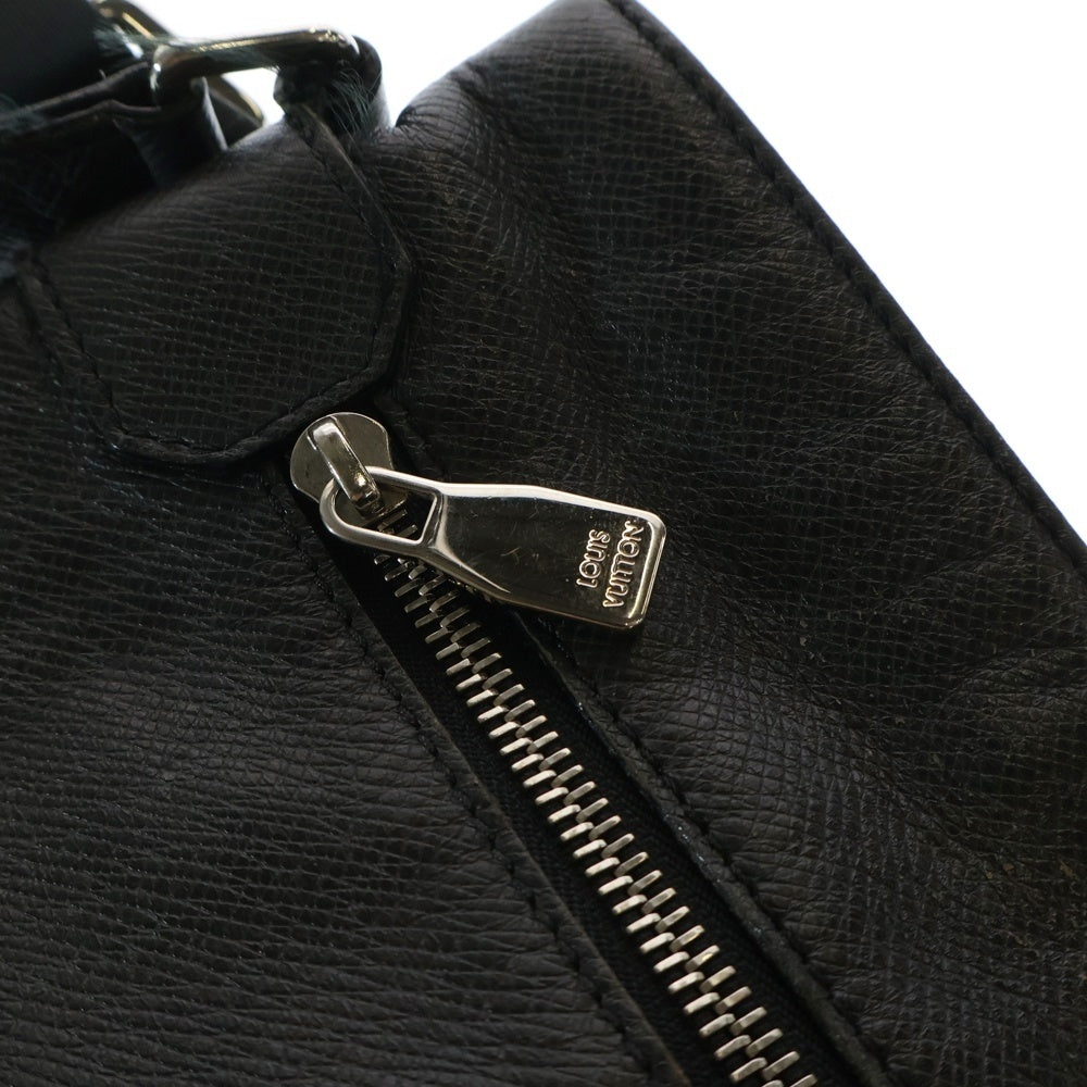 LOUIS VUITTON(ルイヴィトン) タイガ サシャ レザー ショルダーバッグ ブラック M32712