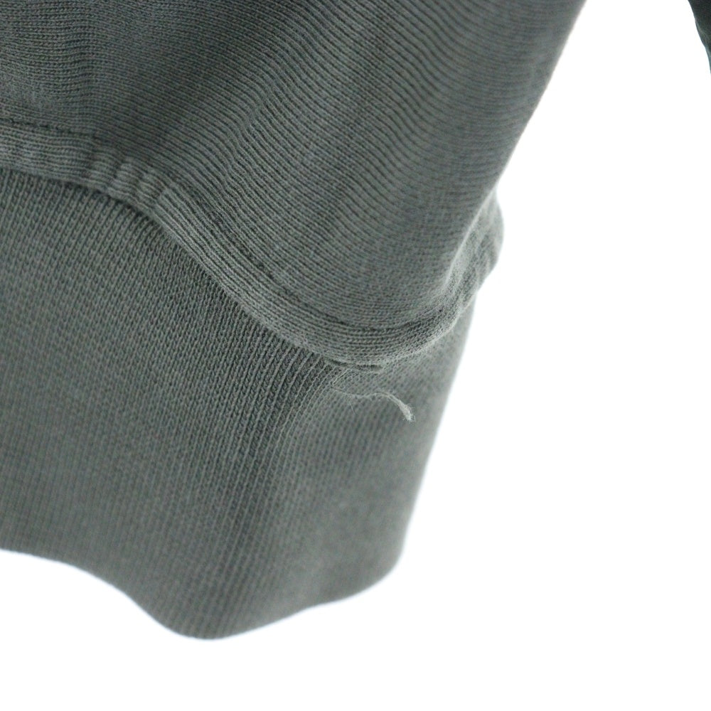STONE ISLAND(ストーンアイランド) 24SS ワッペンロゴ ナイロン切替 クルーネック スウェット トレーナー カーキ 801560154