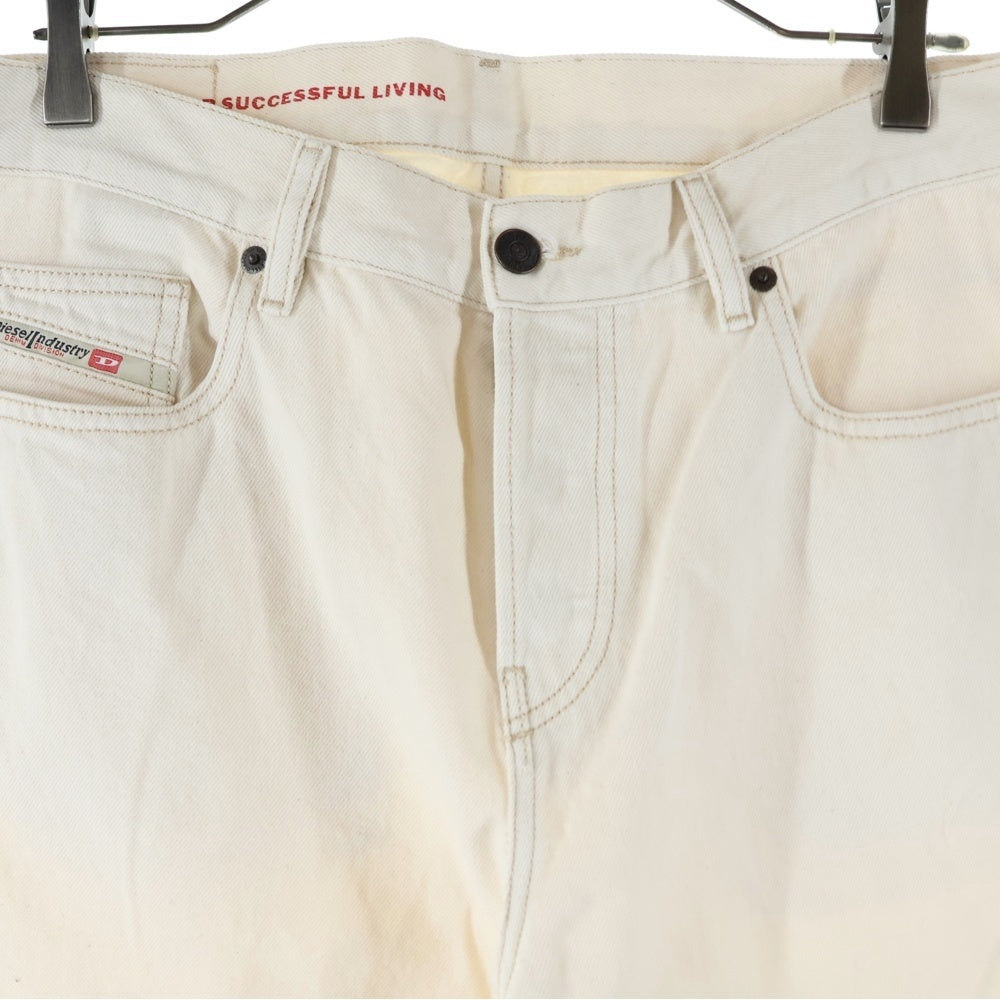 DIESEL(ディーゼル) 2020 D-VIKER ストレート デニムパンツ アイボリー AO5157