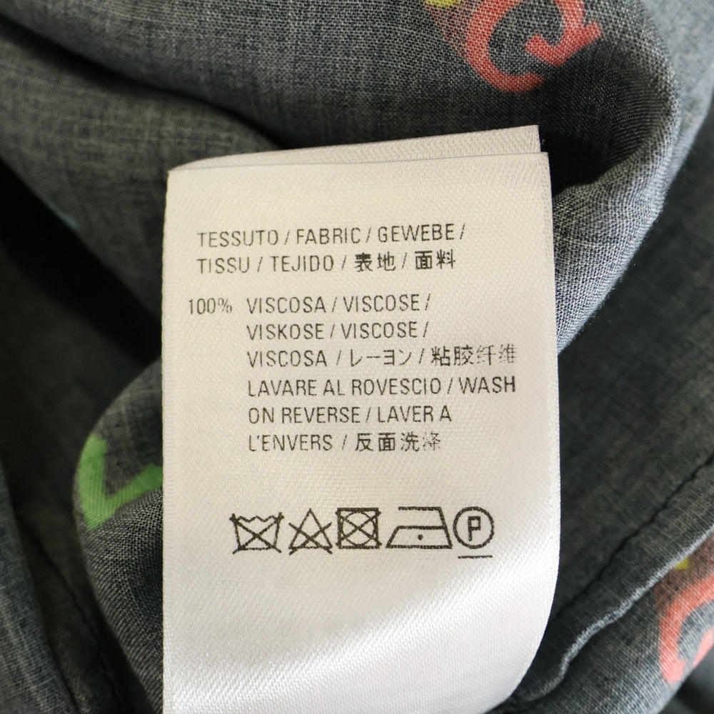 BALENCIAGA(バレンシアガ) ロゴ 総柄 ラージフィット レーヨン ボタンダウン 半袖シャツ ブラック 626938