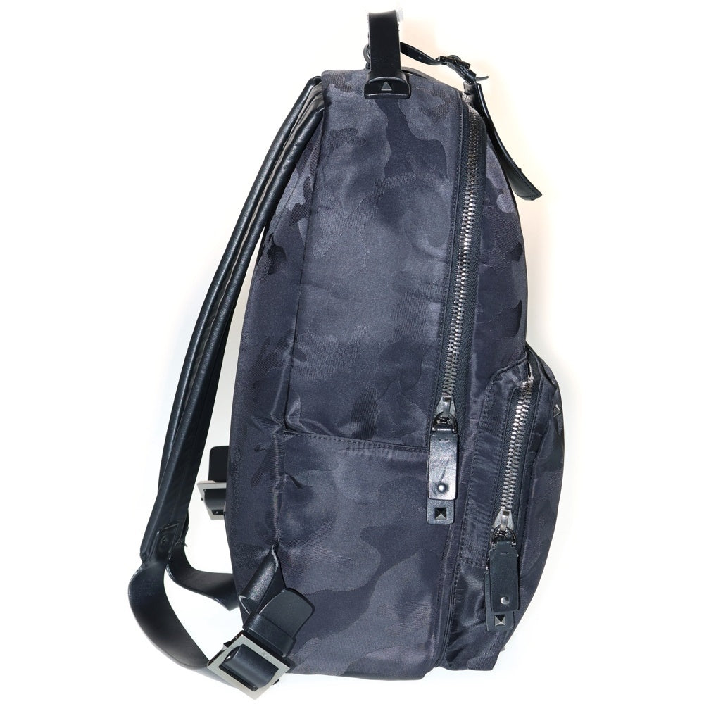 VALENTINO GARAVANI(ヴァレンチノガラヴァーニ) ロックスタッズ カモ柄 ナイロン バッグパック リュックサック ブラック