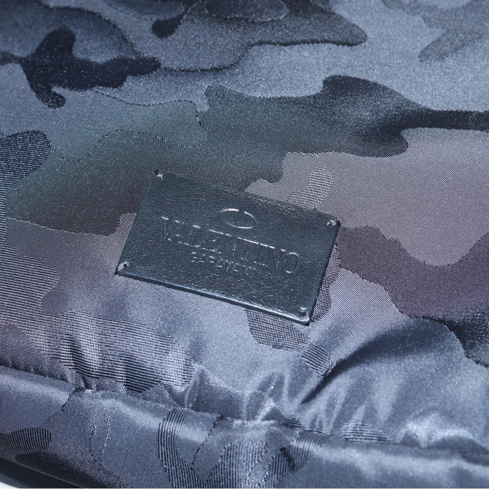 VALENTINO GARAVANI(ヴァレンチノガラヴァーニ) ロックスタッズ カモ柄 ナイロン バッグパック リュックサック ブラック