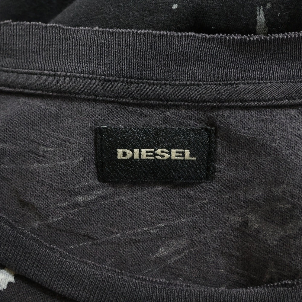 DIESEL(ディーゼル) ダメージ加工グラフィックプリント クルーネック 半袖Tカットソー チャコールグレー