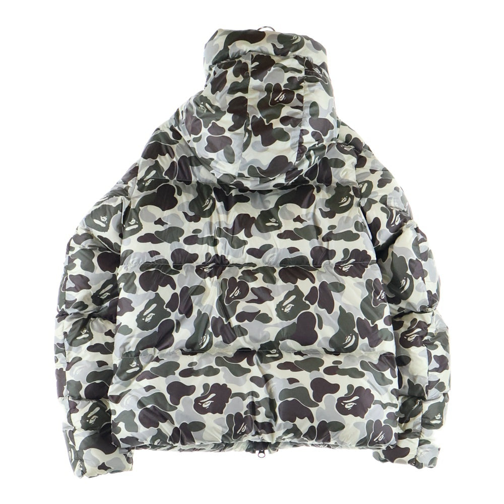 A BATHING APE(アベイシングエイプ) 23AW ×CANADA GOOSE ABC CAMO CROFTON PUFFER カナダグース 総柄 カモフラ フーデッド ダウンジャケット ブラウン/カーキ 2252MBE