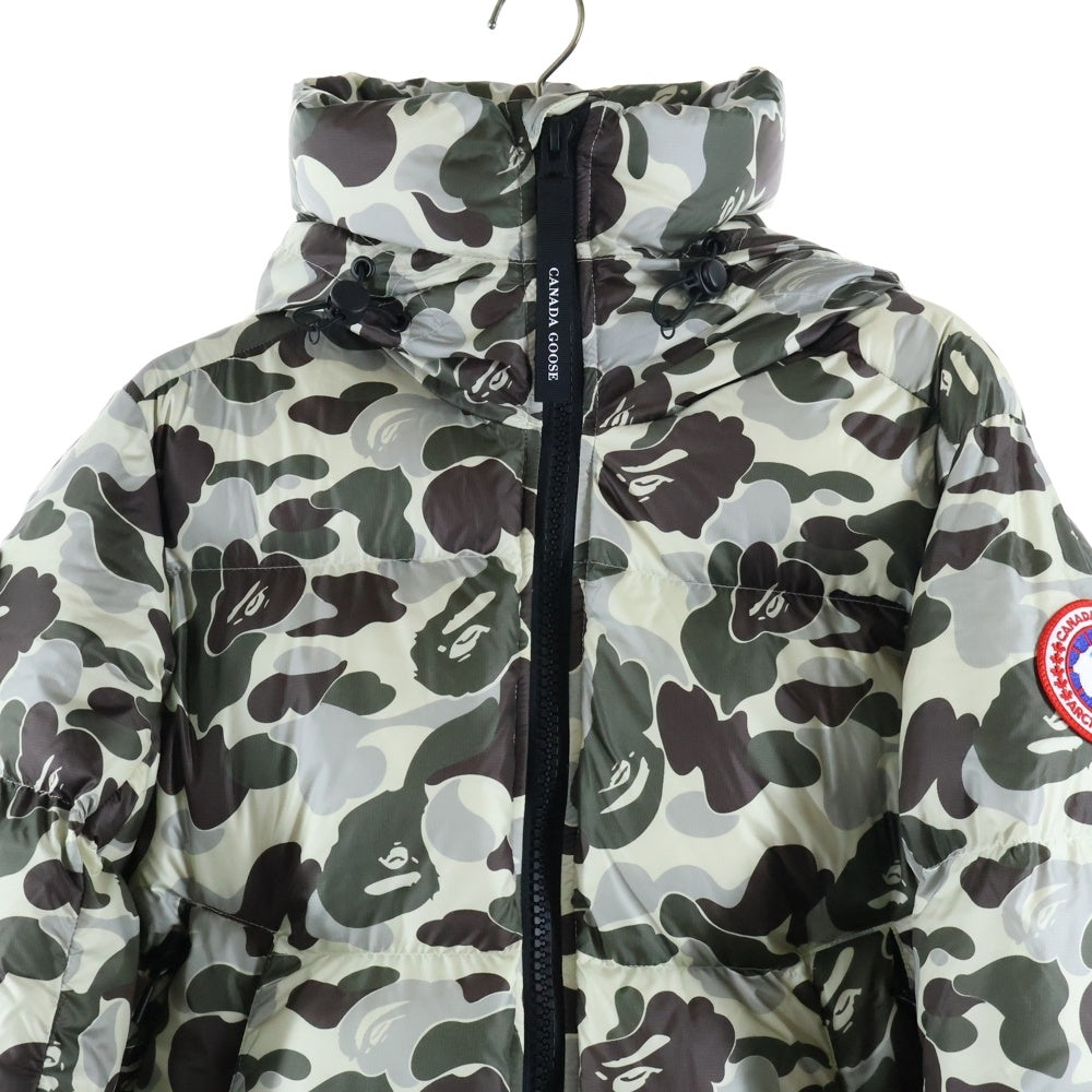 A BATHING APE(アベイシングエイプ) 23AW ×CANADA GOOSE ABC CAMO CROFTON PUFFER カナダグース 総柄 カモフラ フーデッド ダウンジャケット ブラウン/カーキ 2252MBE