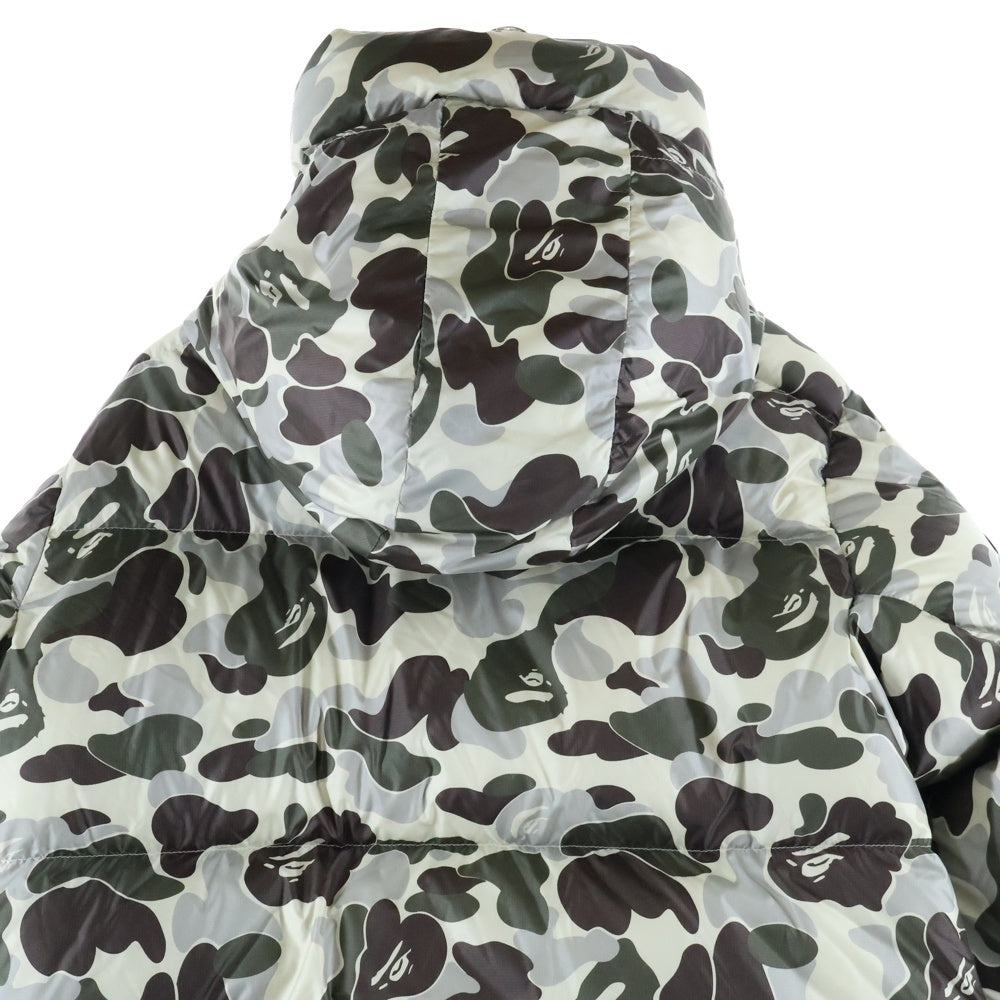 A BATHING APE(アベイシングエイプ) 23AW ×CANADA GOOSE ABC CAMO CROFTON PUFFER カナダグース 総柄 カモフラ フーデッド ダウンジャケット ブラウン/カーキ 2252MBE