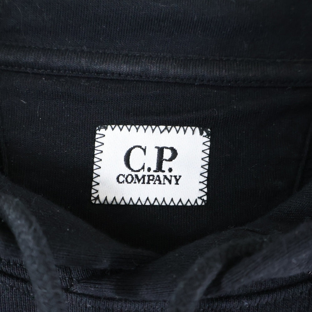 C.P. Company(シーピーカンパニー) サイドロゴポケット プルオーバーパーカー スウェットフーディ ブラック CMSS023A 005086W