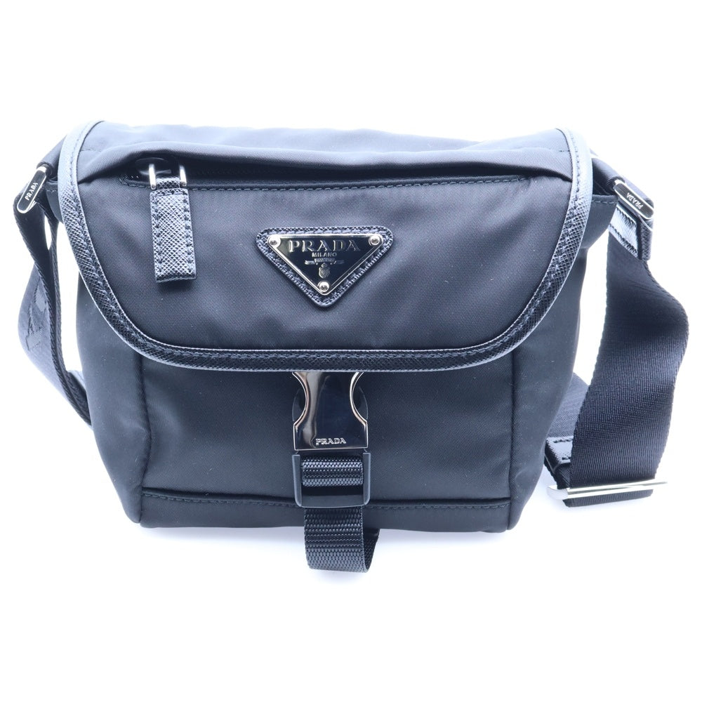 PRADA(プラダ) Re-Nylon サフィアーノレザー切替 トライアングルロゴプレート ショルダーバッグ ブラック 2VD070