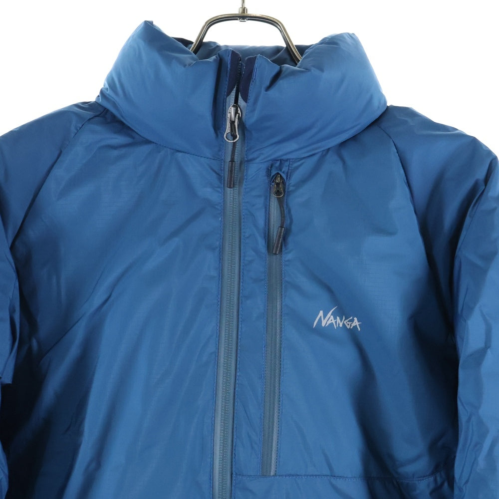 NANGA(ナンガ) AURORA STAND DOWN JACKET フロントロゴプリント オーロラ スタンド ダウンジャケット ブルー