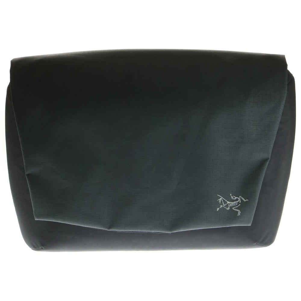 ARC'TERYX Fyx 13メッセンジャーバッグ　フィックス ARC'TERYX Fyx 13メッセンジャーバッグ フィックス