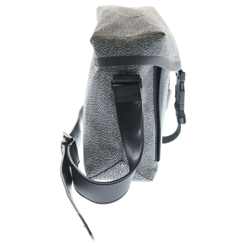 Maison Margiela 11(メゾンマルジェラ11) 22SS カメラ メッセンジャーバッグ ショルダーバッグ グレー S55WG0130