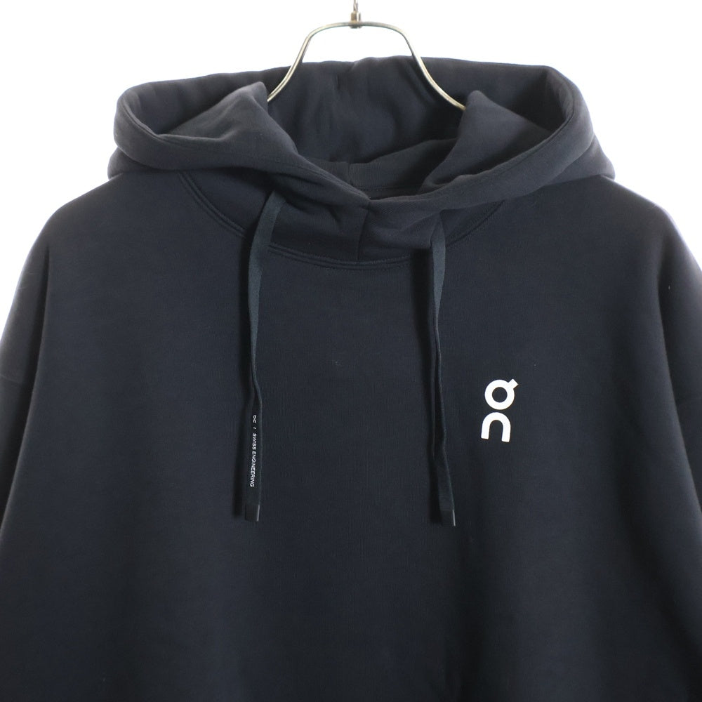 On(オン) CLUB HOODIE GRAPHIC グラフィック 両面プリント スウェットフーディ プルオーバーパーカー ブラック 1MF3053