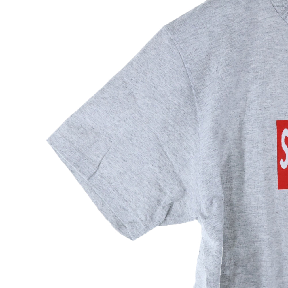 SUPREME(シュプリーム) 25AW Stick Tee フロントロゴ スティック クルーネック半袖Tシャツ カットソー グレー