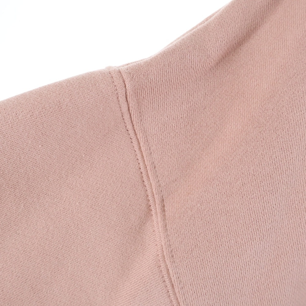 FEAR OF GOD ESSENTIALS(フィアオブゴッド エッセンシャルズ) バックロゴプリント スウェット プルオーバーパーカー ピンク