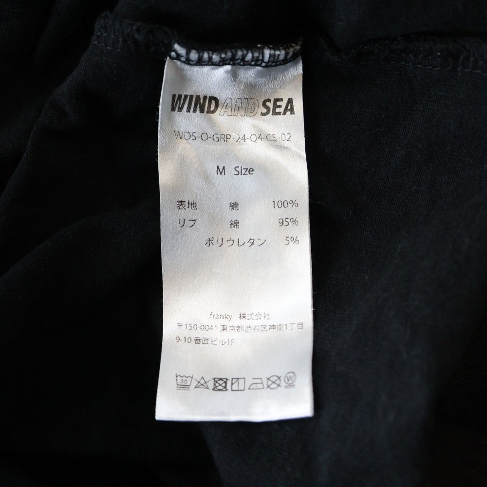 WIND AND SEA(ウィンダンシー) ロゴプリント クルーネック長袖Tシャツ カットソー チャコールグレー WDS-O-GRP-24-Q4-CS-02