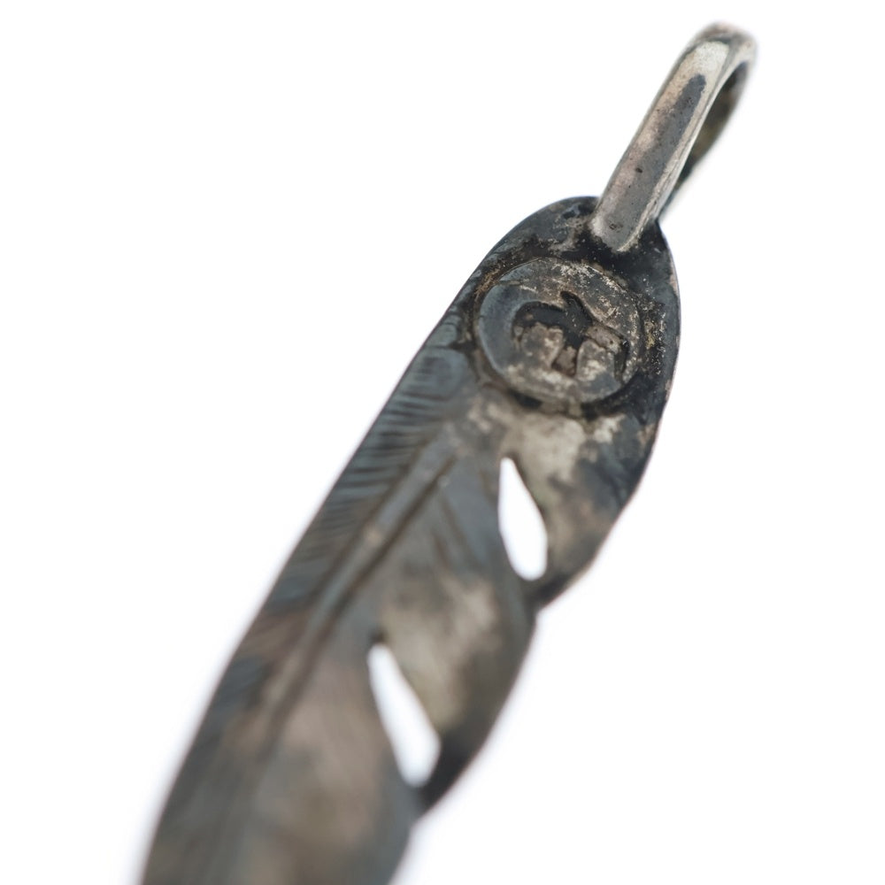 goro's(ゴローズ) SVフェザー小 ペンダントトップ 右向き シルバー