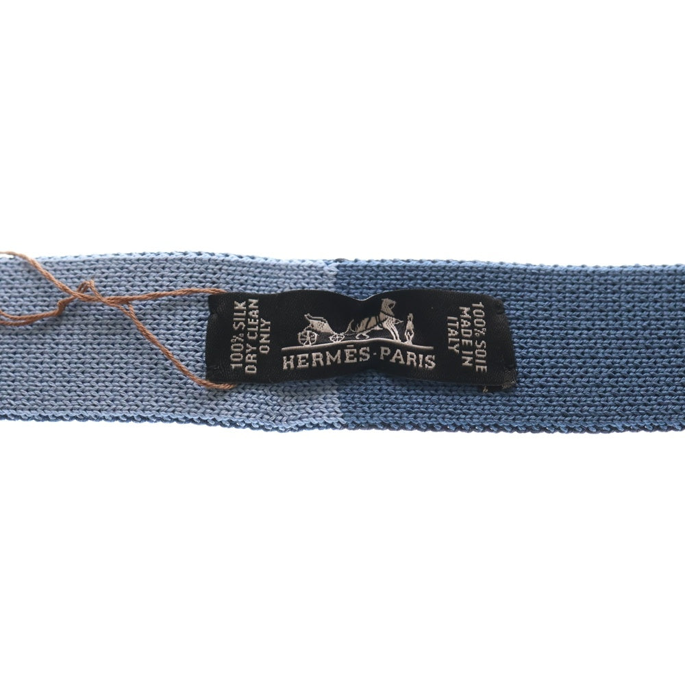 HERMES(エルメス) CRAVATE MAILLE 4 TEMPS クラヴァット マイユ キャトル タン 4カラー H刺繍 シルク ニットタイ ネクタイ ブルー/ライトブルー/ネイビー H904007T