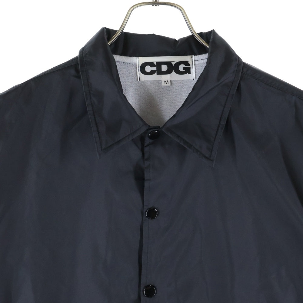 COMME des GARCONS CDG(コムデギャルソン シーディージー) COACH JACKET バックロゴプリント ナイロン コーチジャケット ブラック SZ-J004 AD2022
