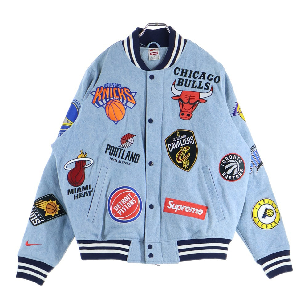 SUPREME(シュプリーム) 18SS ×NIKE ×NBA Teams Warm Up Jacket ナイキ エヌビーエー チーム ウォームアップ デニム ジャケット スタジャン ブルゾン インディゴ AO3632-440