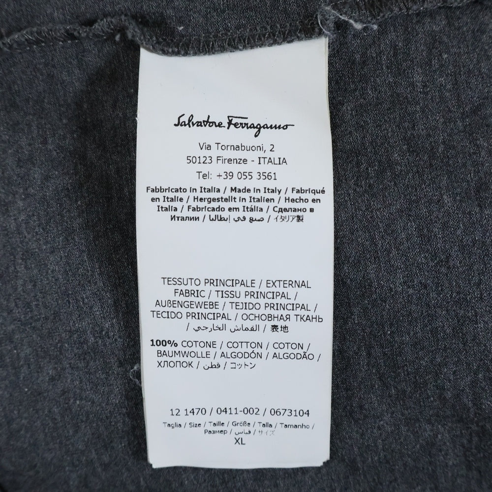 Salvatore Ferragamo(サルヴァトーレ フェラガモ) ガンチーニ刺繍 半袖ポケットTシャツ グレー