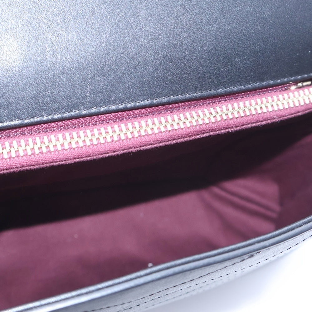 CHANEL(シャネル) シェブロン Vステッチ ココマーク レザー チェーンショルダーバッグ ブラック 26番台 A57551 レディース