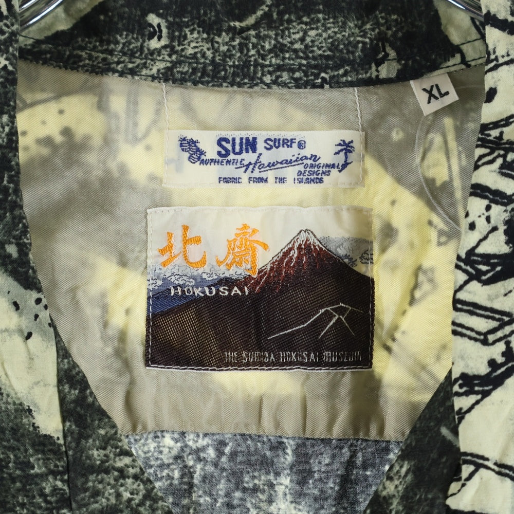 SUN SURF(サンサーフ) ×葛飾北斎 SPECIAL EDITION 釈迦御一代記図会・六 スペシャルエディション 総柄 レーヨン アロハ 半袖シャツ ブラック/アイボリー SS39133